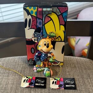 Disney by Britto Mickey Mouse Summer Fun Figure